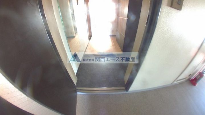 カーサフィオーレ弐番館の玄関