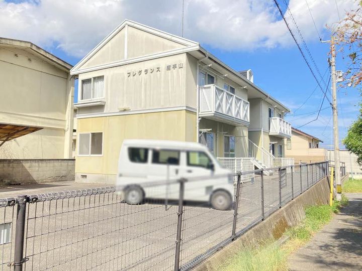 フレグランス浦手山の外観