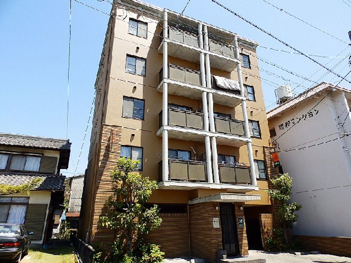 ADVANCE WENZの外観