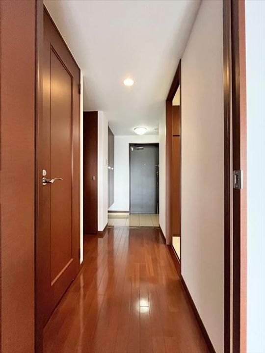 クレアガーデン持田の玄関