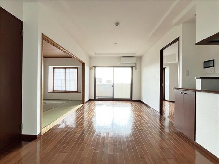 クレアガーデン持田の居間