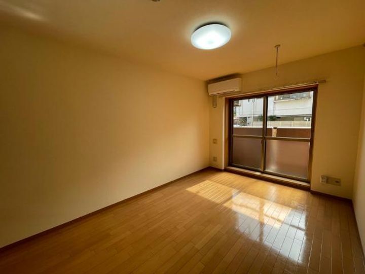 静岡県三島市文教町2(マンション)の賃貸物件の居間