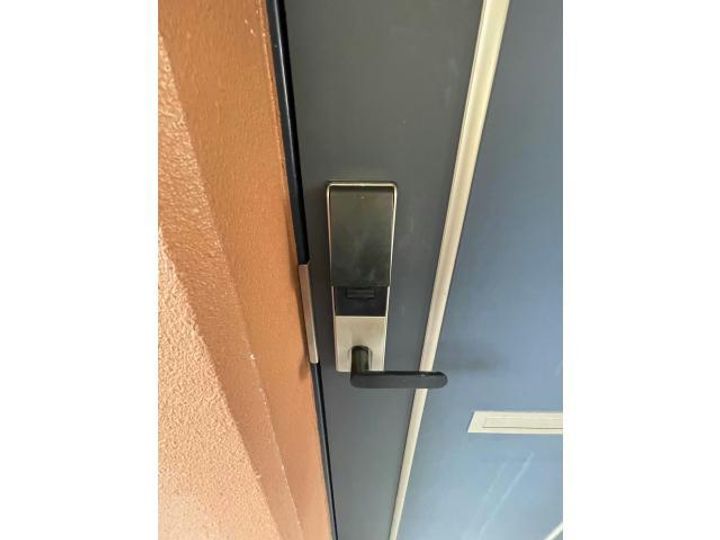 静岡県三島市文教町2(マンション)の賃貸物件の玄関