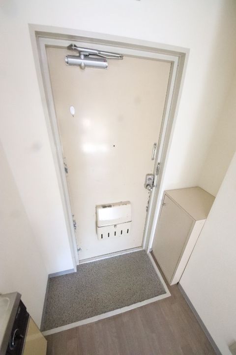 兵庫県尼崎市大庄中通2(マンション)の賃貸物件の玄関