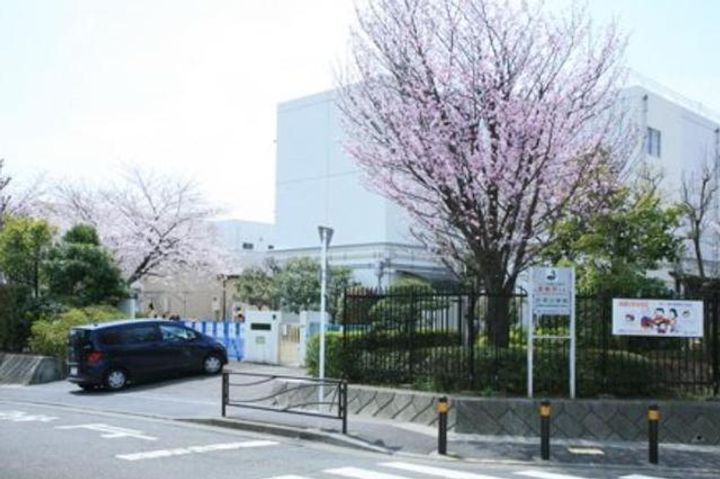 ルミエールAの周辺