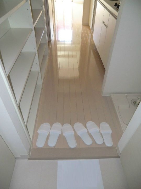 ガーデン萩中の玄関