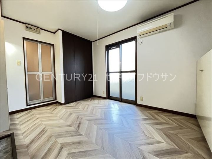 Rinon東山本の居間