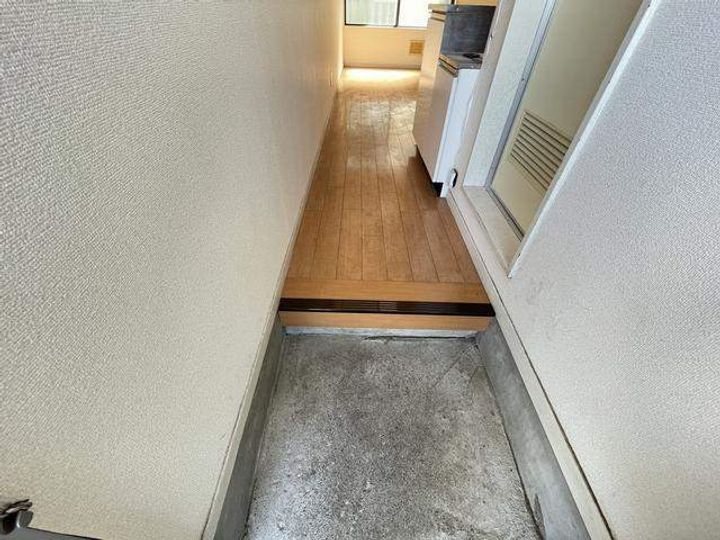 美しの森ハウスB棟の玄関