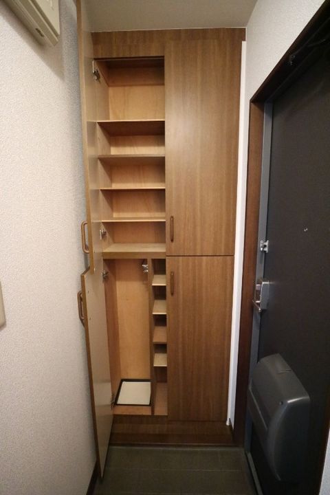 岡山県倉敷市大島(アパート)の賃貸物件の玄関