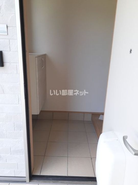 栃木県足利市小俣町(アパート)の賃貸物件の玄関
