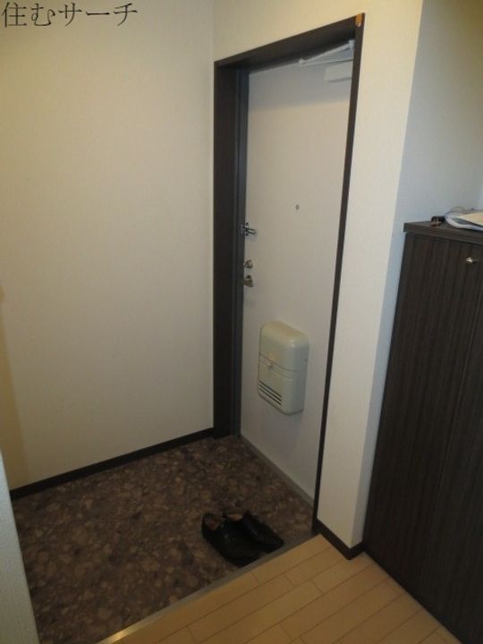 リバーサイドの玄関