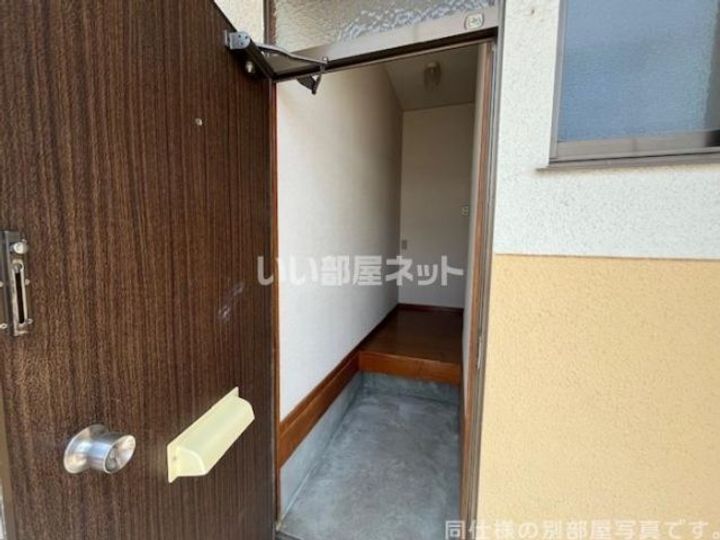 島根県安来市飯島町(一戸建)の賃貸物件の玄関