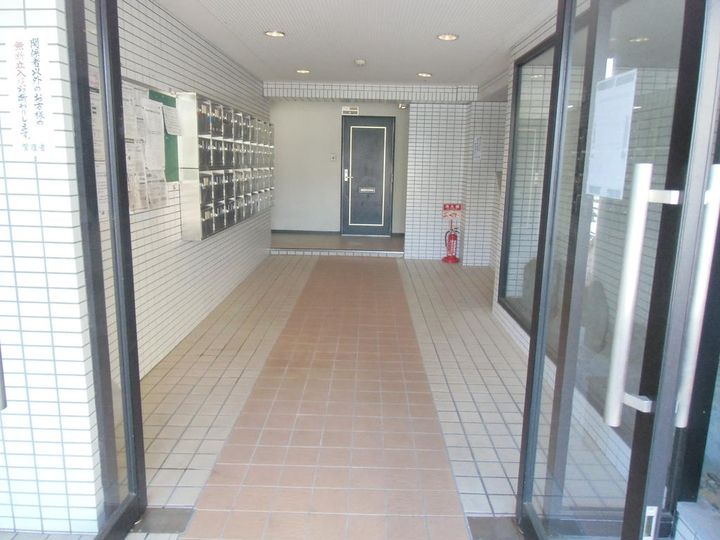 大阪府東大阪市横小路町1の賃貸マンションの地図