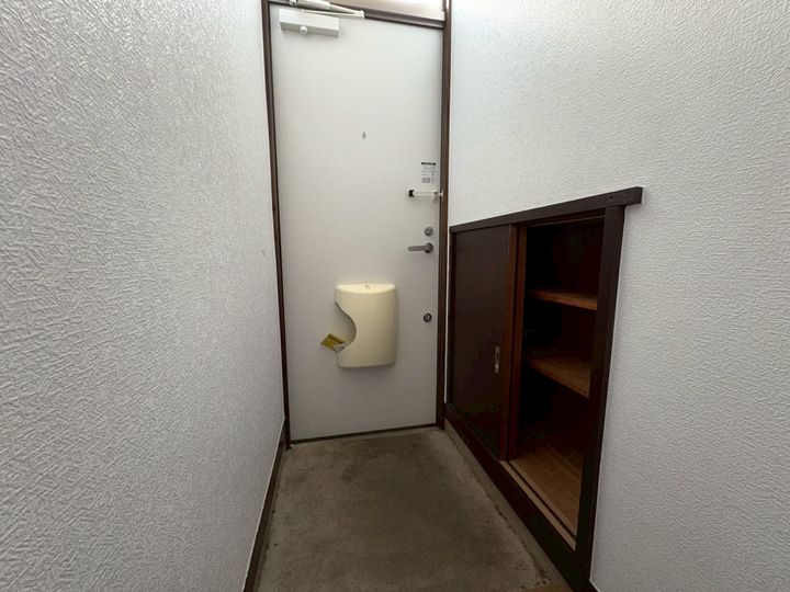 コーポみやかわの玄関