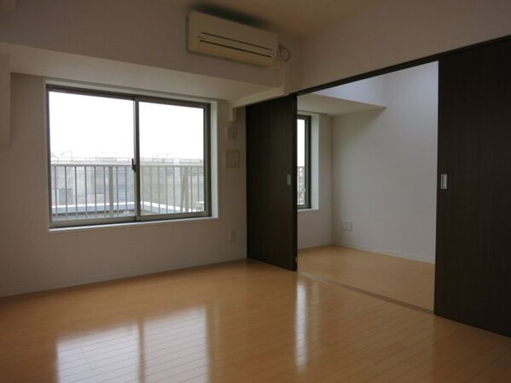 東京都調布市八雲台1(マンション)の賃貸物件の居間