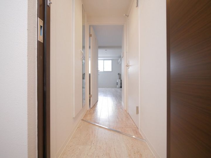 北海道札幌市中央区南十条西8(マンション)の賃貸物件の玄関