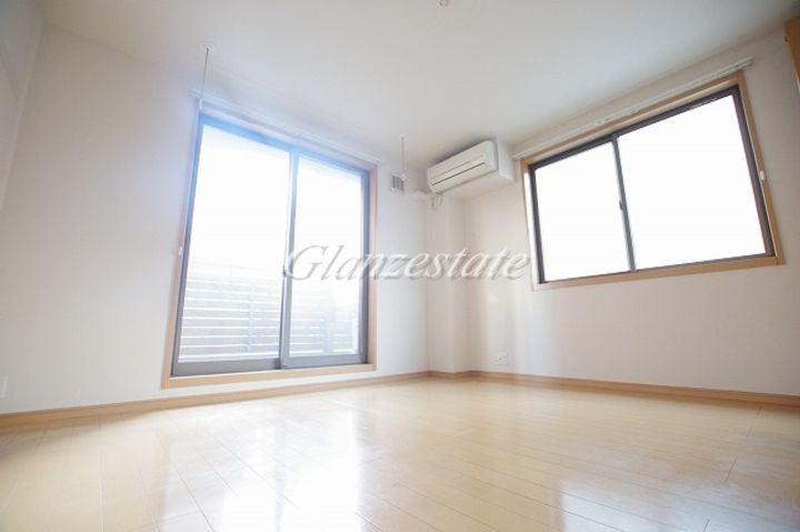 神奈川県川崎市中原区新丸子町(マンション)の賃貸物件の居間