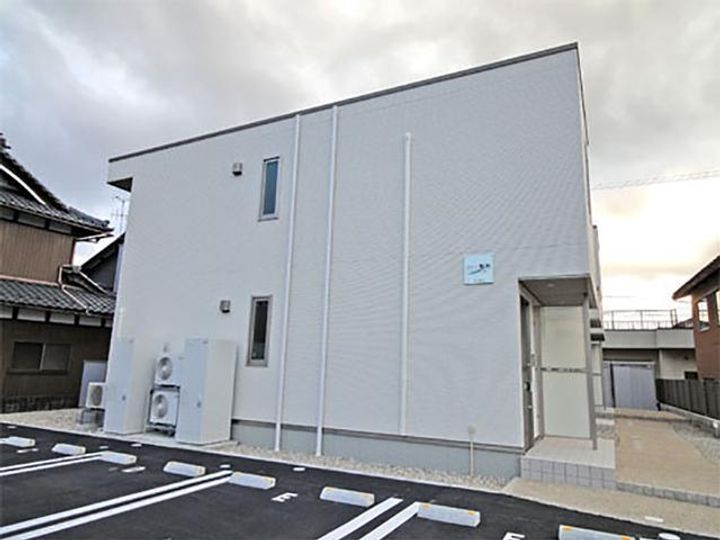 プロヌーブ板垣の外観