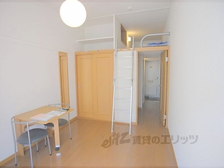 レオパレスウェルスtenの居間