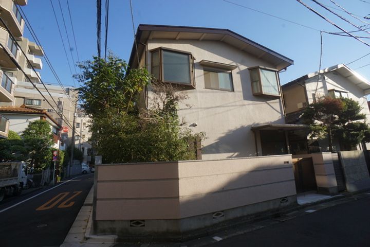 金子ホームの外観