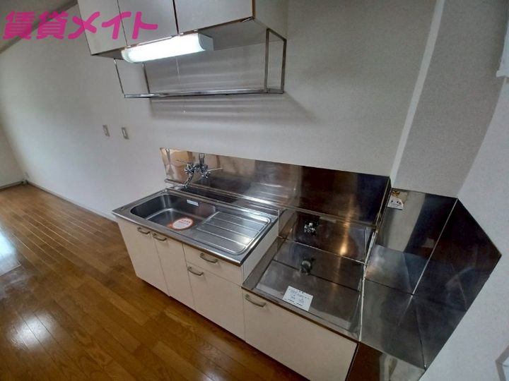 奥伊勢マンションのキッチン