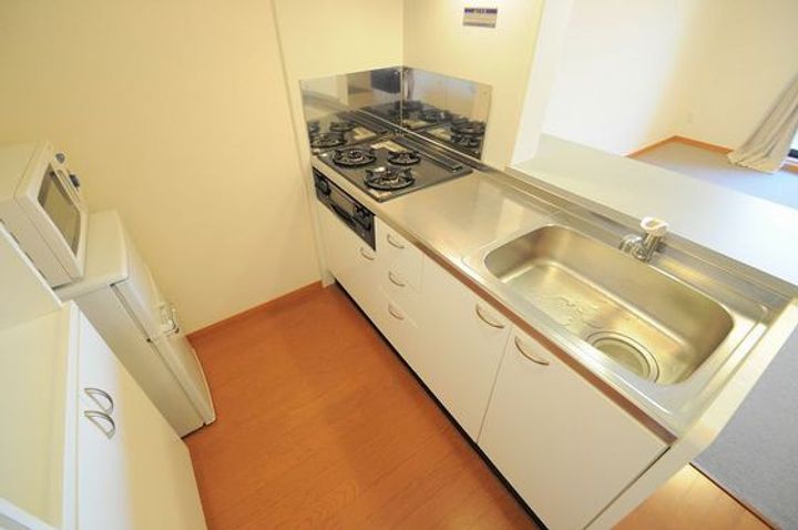 レオパレス芳田IIのキッチン