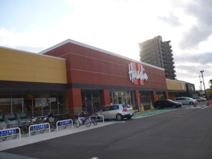 ブルームガーデンB棟の周辺