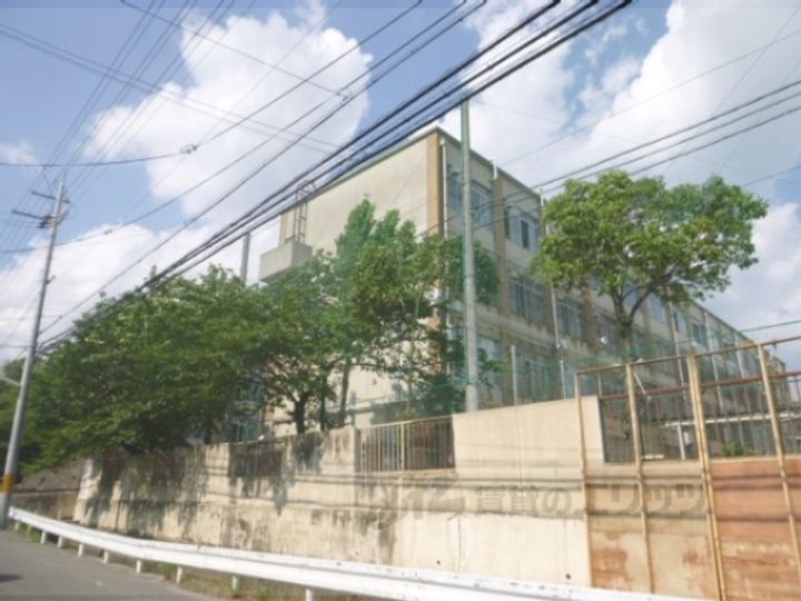 カーサNAKAMURAの周辺