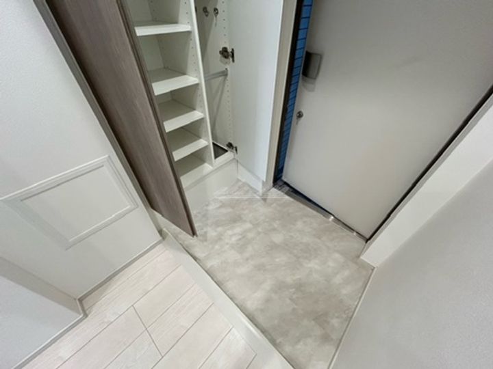 ミライズ横濱桜木町レジデンスの玄関