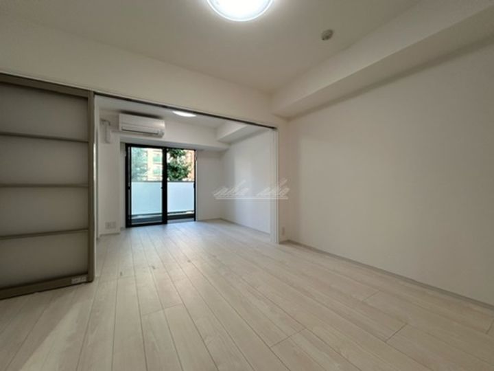 ミライズ横濱桜木町レジデンスの居間