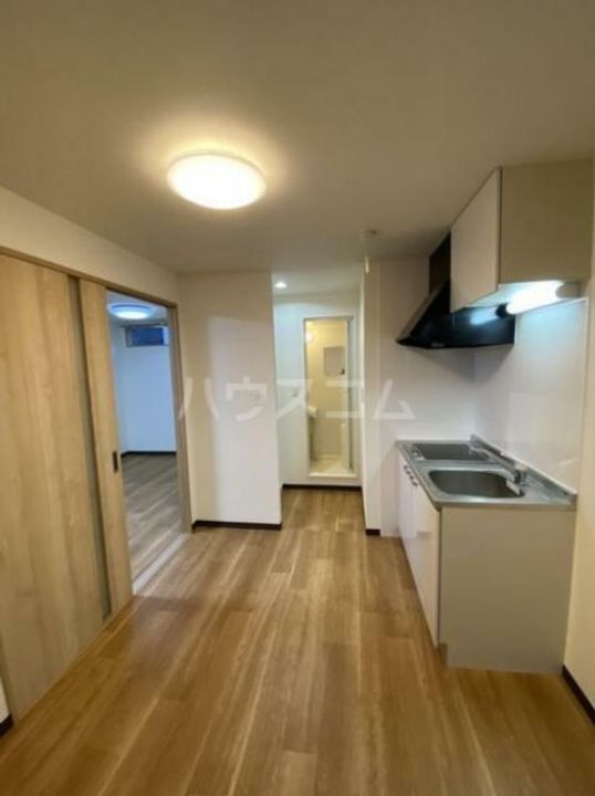 ゴンドラ西荻ビルの居間