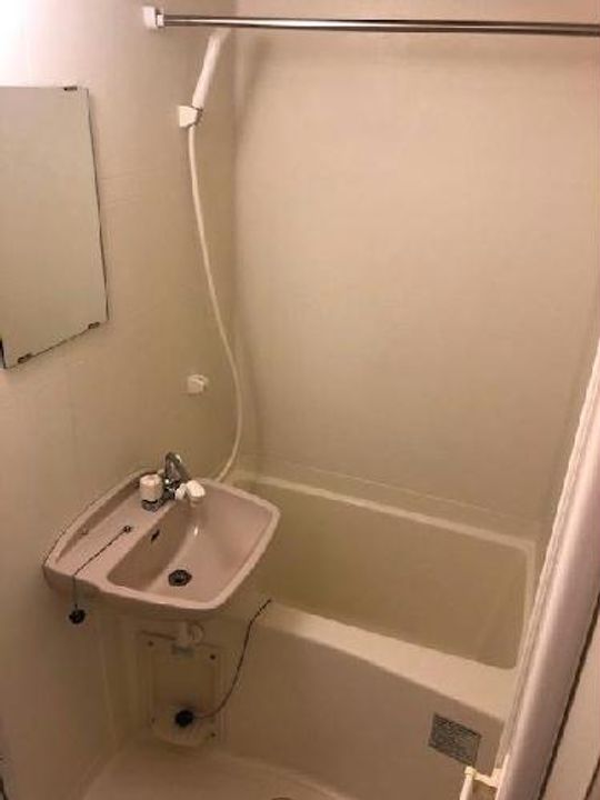 レオパレスカナサラの風呂