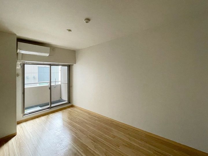 アルファード秋葉原の居間