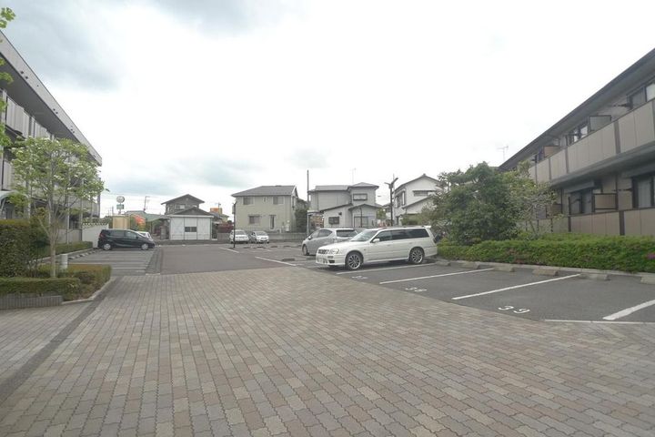 セレニティーホームズAの地図