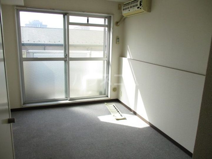 マリオン本千葉の居間