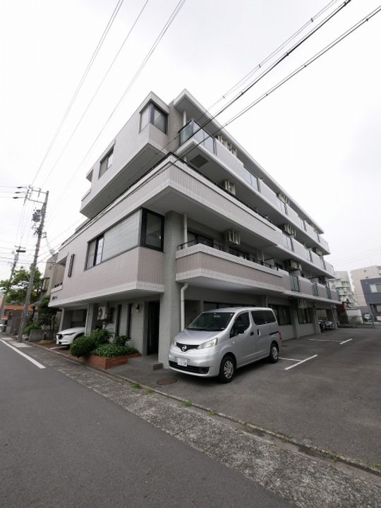 KMコートの外観