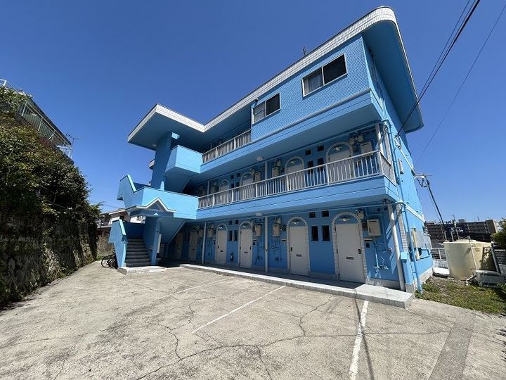 マリンハイツ(唐湊)の外観