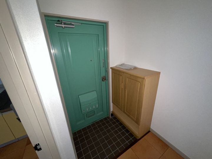 横山ビルの玄関