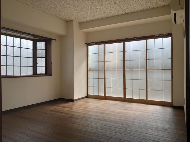 エポックいま泉の居間