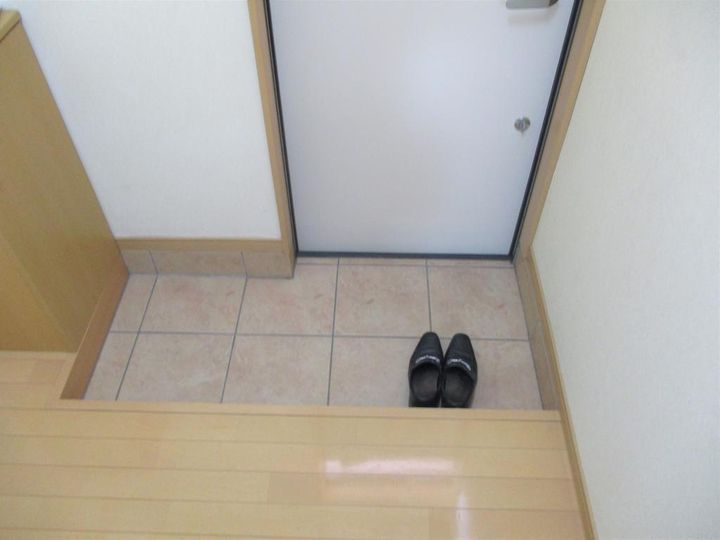 MIKIハイツ2の玄関