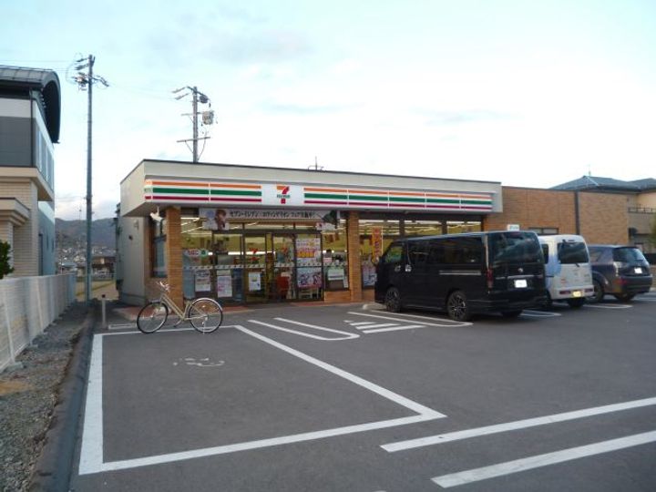 ピュアコーポコメムラ B棟の周辺