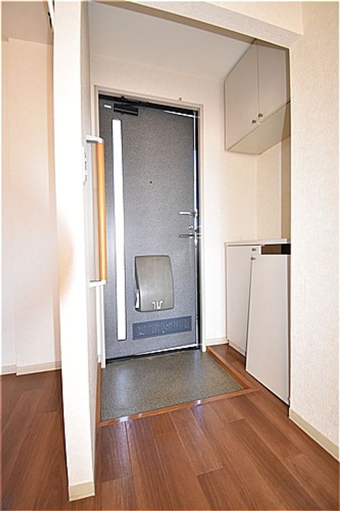 イーストライフ湘南 B棟の玄関