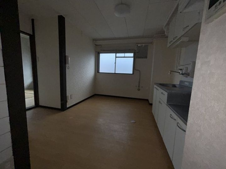 ニュー旭マンションの居間