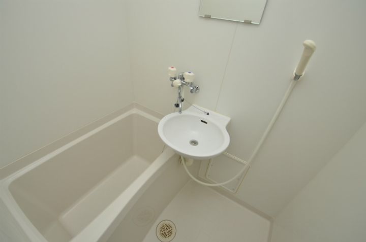 福岡県直方市湯野原2(アパート)の賃貸物件の風呂