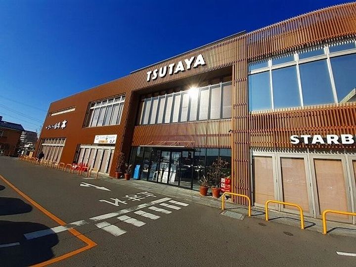 クラール コルソの周辺