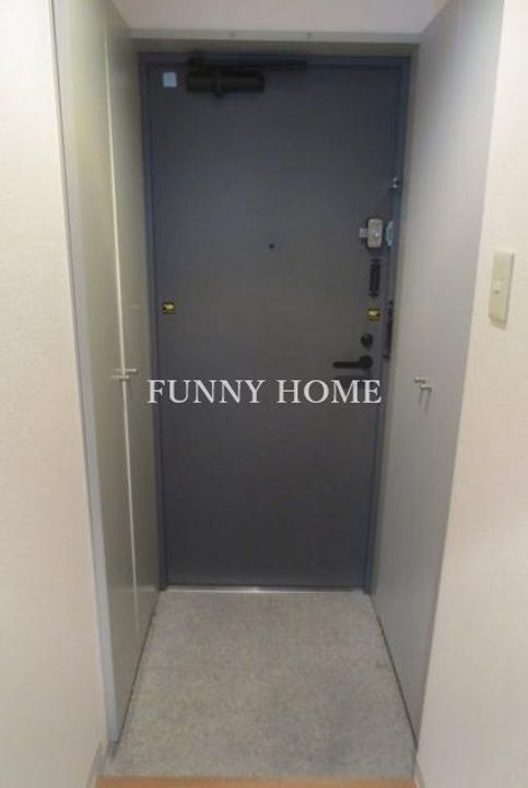 東京都目黒区青葉台2(マンション)の賃貸物件の玄関