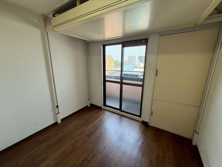 ケアンズクラブ岸里の居間