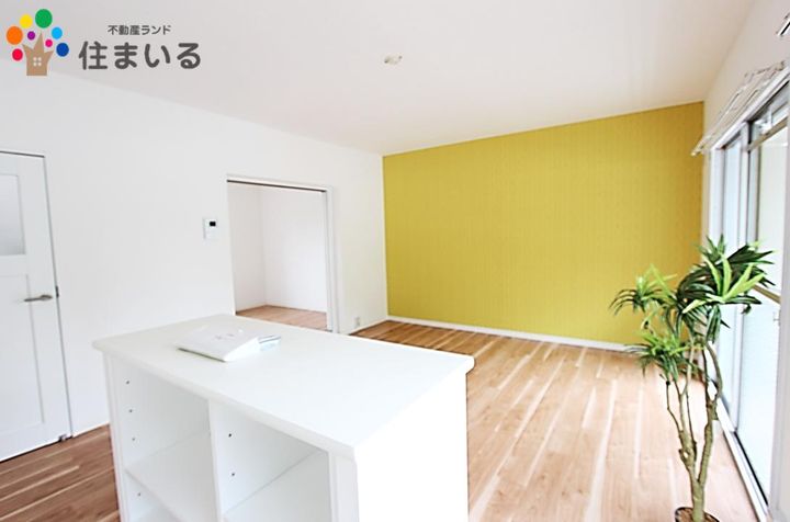 愛知県名古屋市緑区鳴海町字乙子山(マンション)の賃貸物件の居間