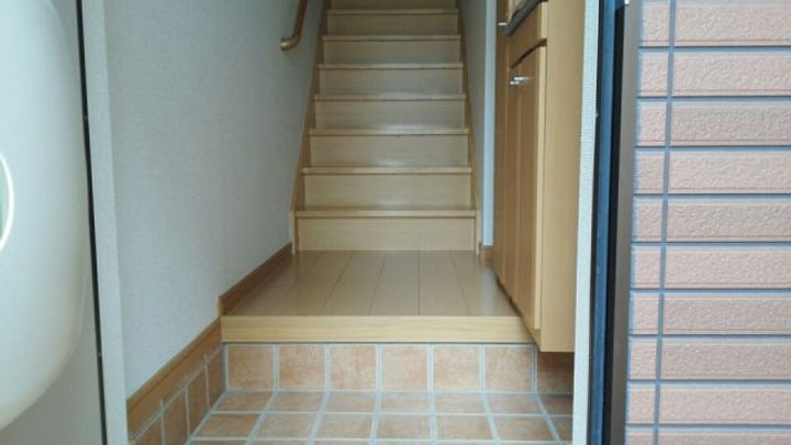 愛知県安城市安城町宮前(アパート)の賃貸物件の玄関