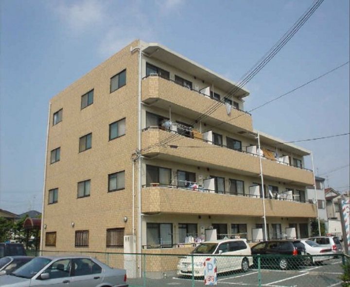 グロリオーサ甲東の外観